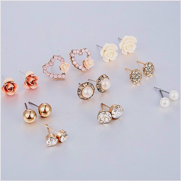 Rose pearl earring set 🌹 - Picture 5 of 9